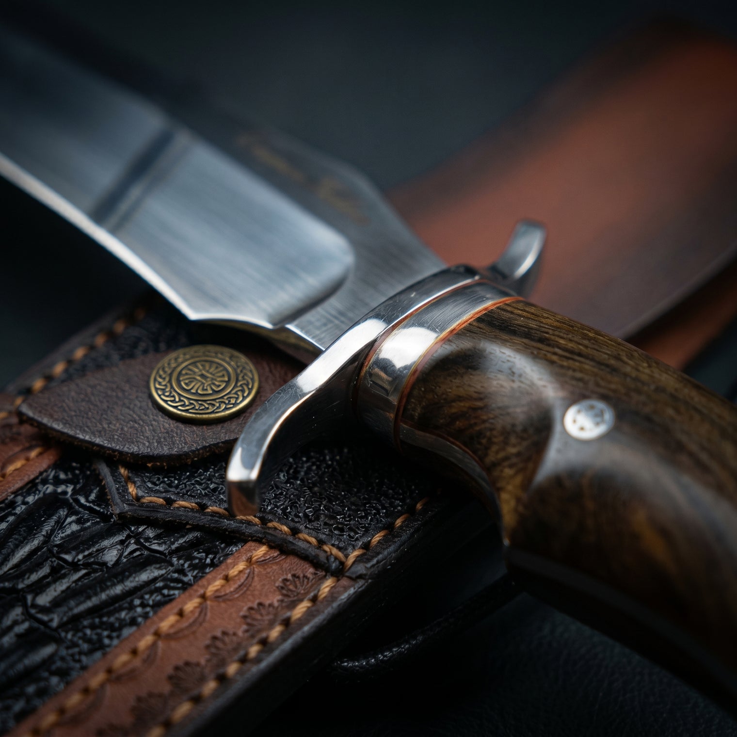 Damascus Outdoor Fixed-Blade Knife: Grand Game Heavy-Duty Tactical Knife 6890 – Outdoor Camping, EDC, Handcrafted Knife, Collectible, Gift, Display, Forged Artwork, Outdoor