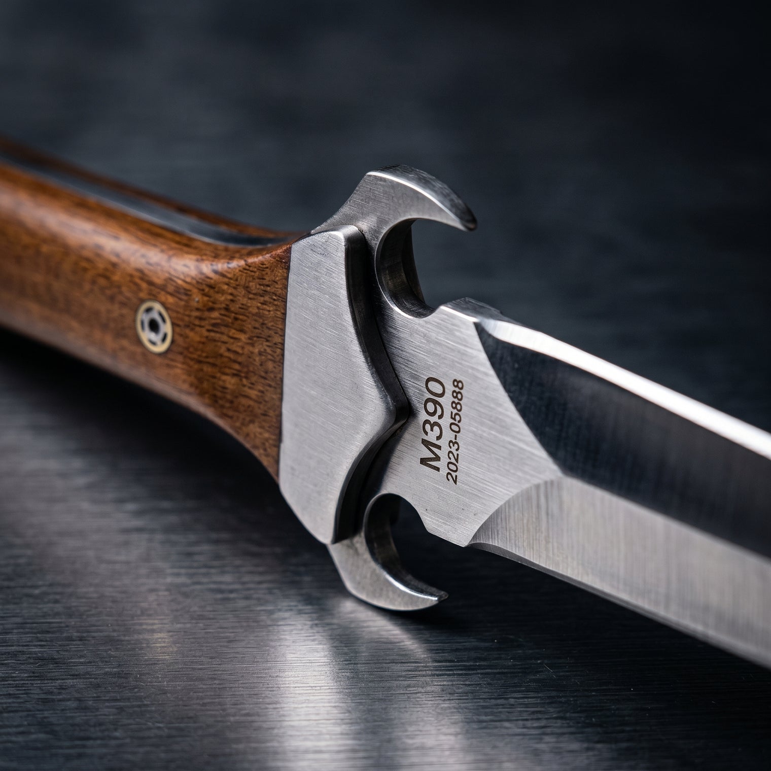 Damascus Outdoor Fixed Blade “The Arbiter” Tactical Knife 6881 – Outdoor Camping EDC Handcrafted Knife, Collector's Item, Gift, Display Piece, Artfully Forged Gift Edition, Outdoor Handcrafted