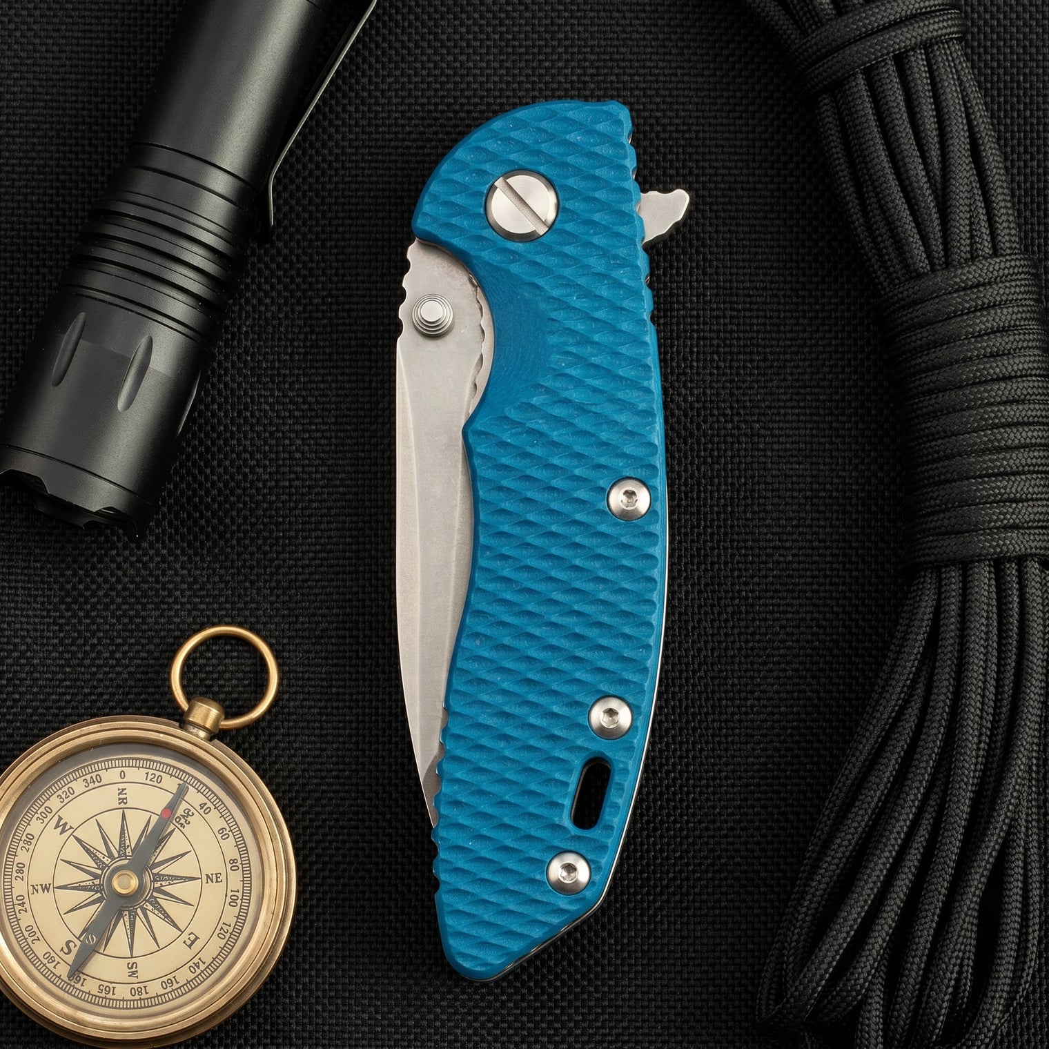 Damascus Outdoor Fixed Blade Knife XM-18 (G10 Version, Titanium Handle, Blue) 1338 Outdoor Camping EDC Handcrafted Knife—Collectible Gift, Display Piece, Artfully Forged Gift Edition