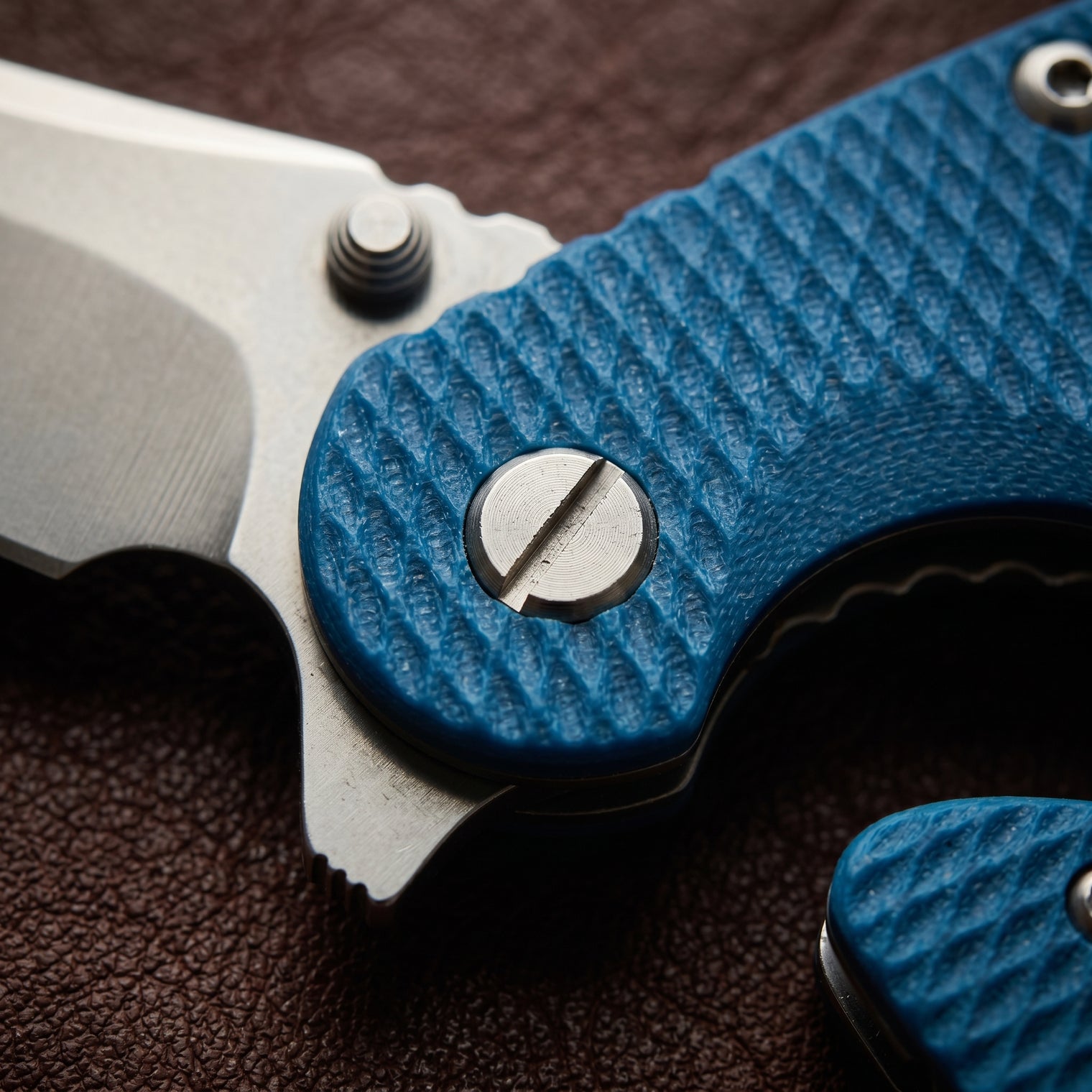 Damascus Outdoor Fixed Blade Knife XM-18 (G10 Version, Titanium Handle, Blue) 1338 Outdoor Camping EDC Handcrafted Knife—Collectible Gift, Display Piece, Artfully Forged Gift Edition