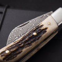 Damascus Folding Knife – Pterosaur Titanium Alloy High-End Folding Knife (Two Styles: Checkered Pattern, Flat Tip) Gray Handle, White Blade – Outdoor Camping, EDC, Handcrafted Knife, Collectible Gift, Display Piece, Hand-Forged Gift Edition