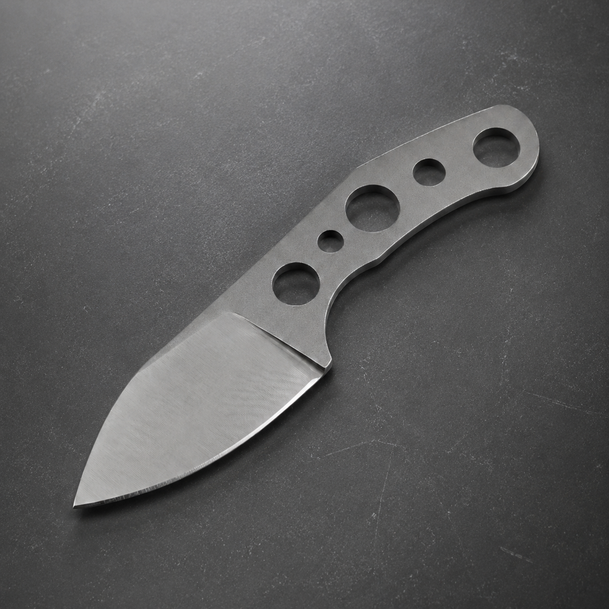 Damascus Outdoor Fixed Blade EDC Small Knife (Orange Heart) 7305 Outdoor Camping EDC Handcrafted Knife Collectible Gift Display-Grade Artfully Forged Gift Edition Outdoor