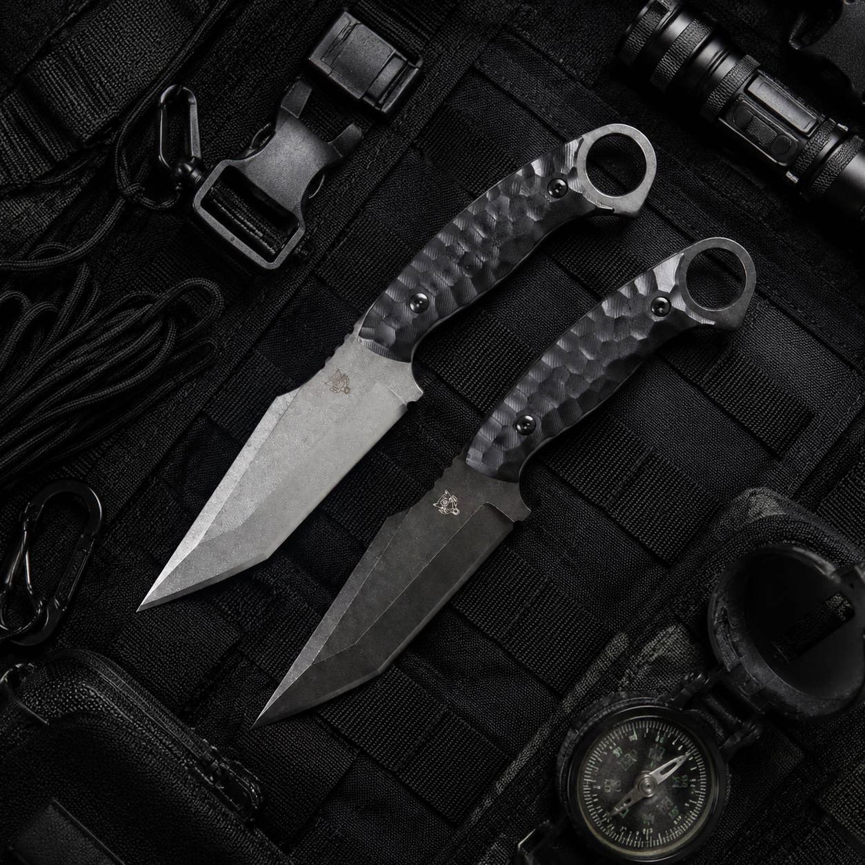 Damascus Outdoor Fixed Blade Black Panther Tactical Knife Black Blade White Blade Outdoor Camping EDC Handcrafted Knife Collectible Gift Display-Grade Hand-Forged Gift Edition Outdoor Handcrafted Collectible
