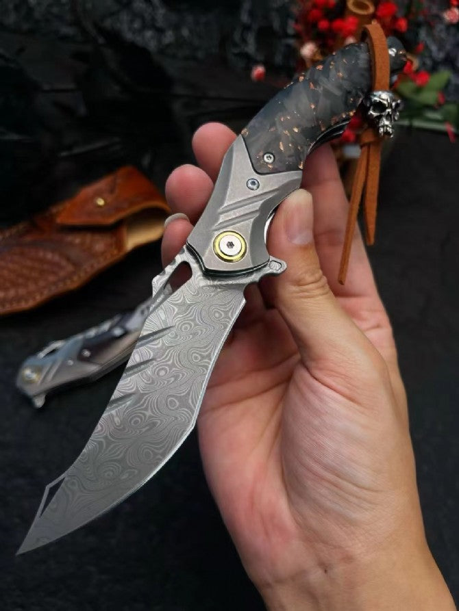 [Damascus Folding Knife “Poison Owl” (M390)] 6931 Outdoor Camping EDC Handcrafted Knife Collection Gift Display Special Hand-Forged Gift Edition
